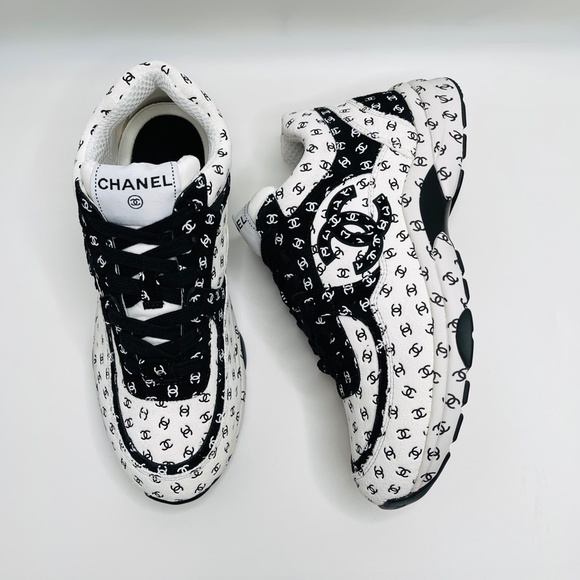 ❌❌SOLD Chanel 22A White Black CC Logos CC Logo Trainers Runners Sneakers - Picture 12 of 14